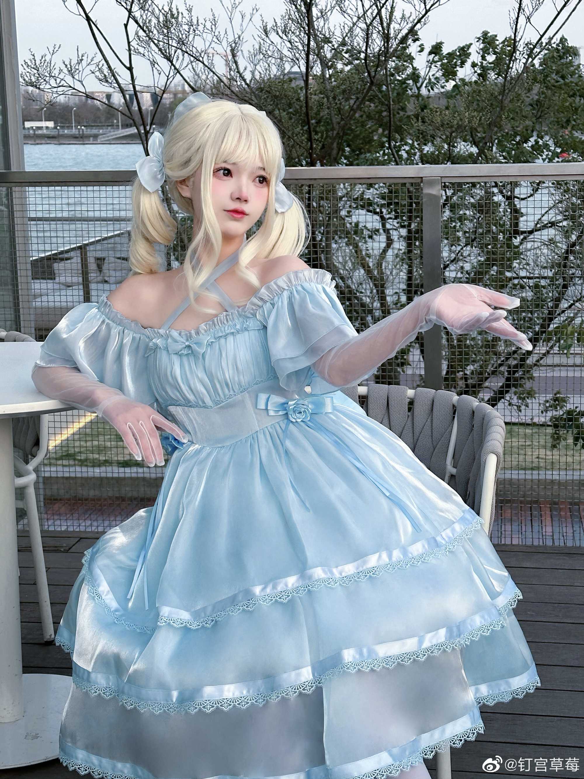 花可以自己去买，海也可以自己去看