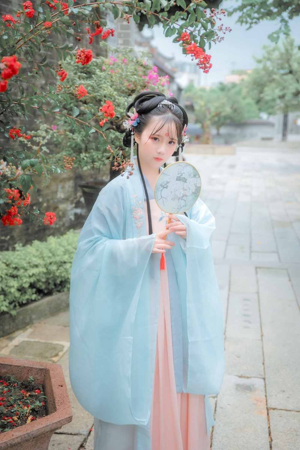 汉尚华莲月痕汉服