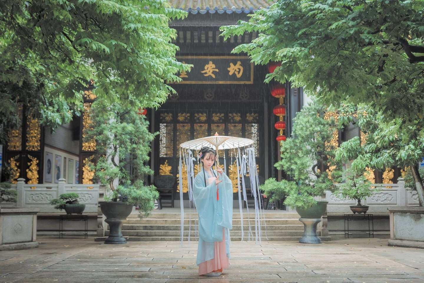 汉尚华莲月痕汉服