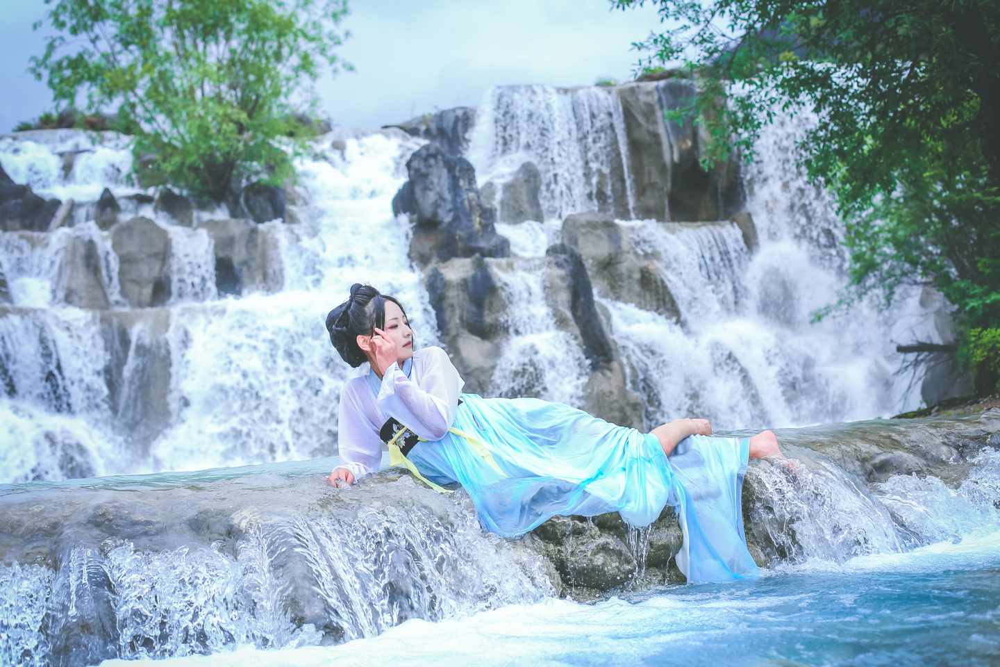 望美人兮天一方