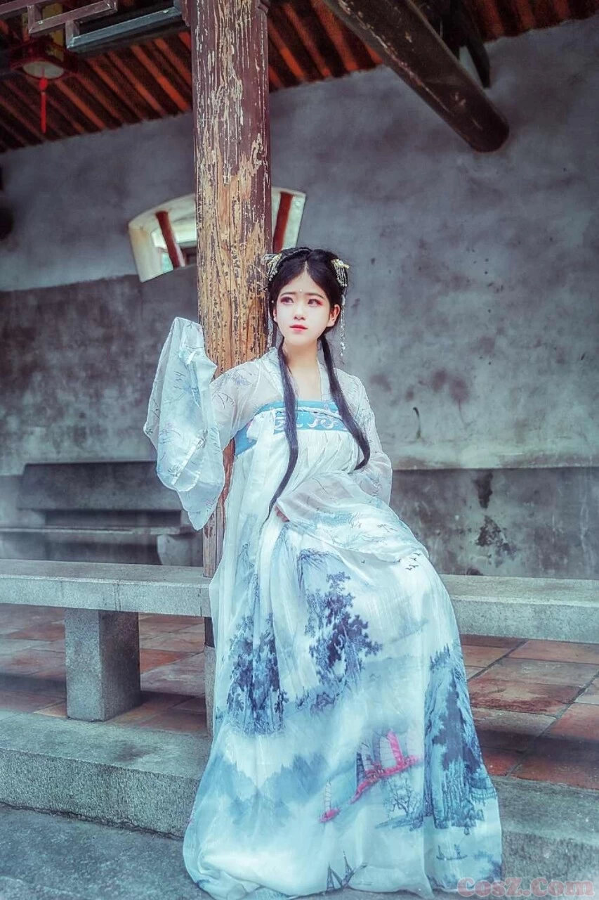 萌萌哒小萝莉旗袍觉醒这种粉丝袜配皮靴很不错！