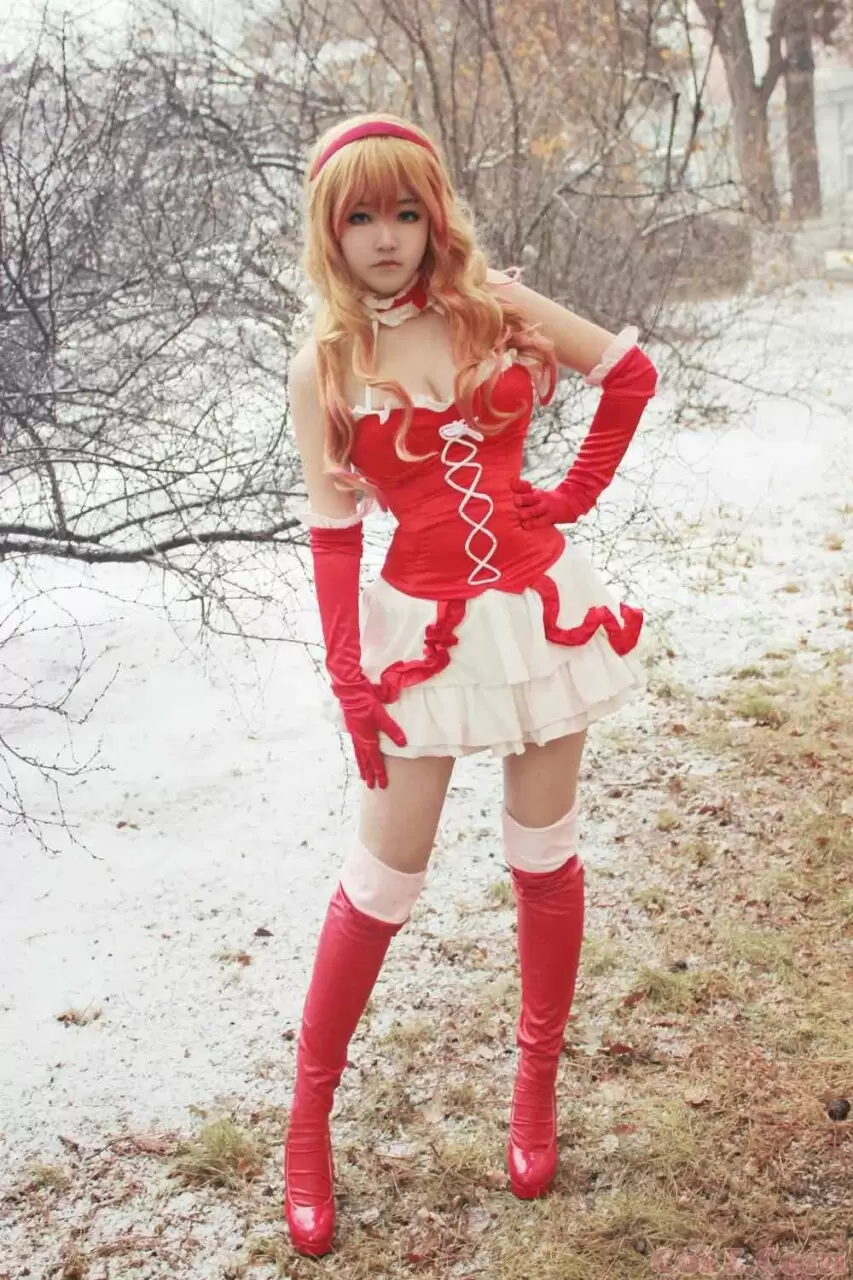 《C站·第188期》雪露站在小区里大冬天临时起意一身红