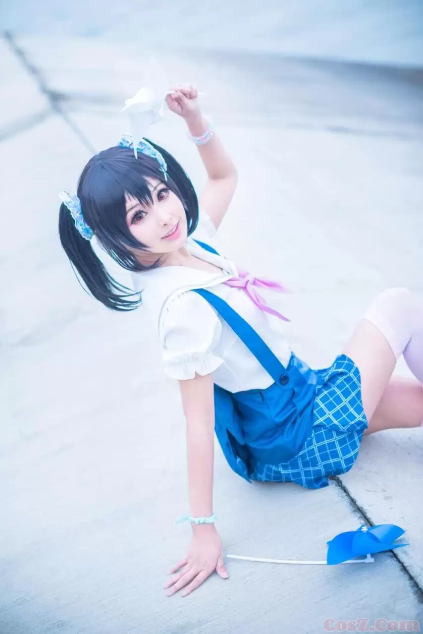 《C站·第18期》海军小萝莉等风等雨也在等着你！