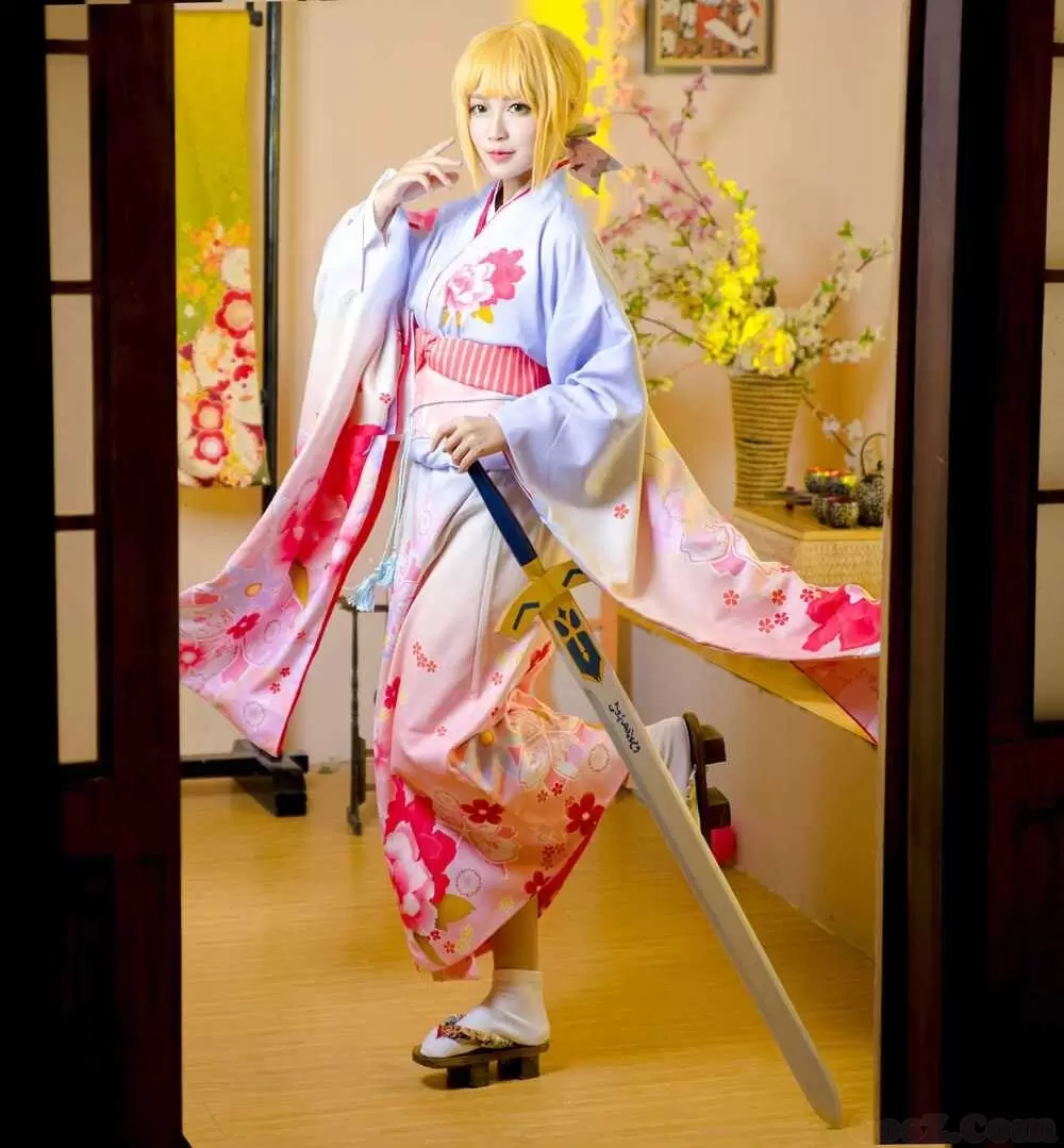 《C站·第4期》的女主角这么性感霸气的妹纸一定是吾王