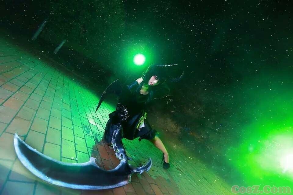 桃花岛岛主黄蓉打狗棒居然是玉的为什么还有一杯泡面！