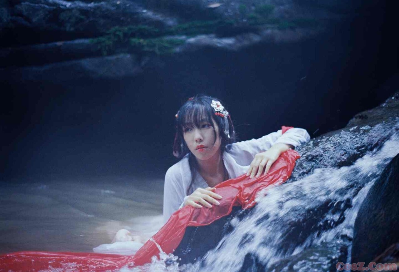 云青青兮欲雨，水淡淡兮生烟仙女一样的小姐姐！