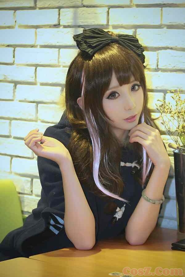 桃花岛岛主黄蓉打狗棒居然是玉的为什么还有一杯泡面！