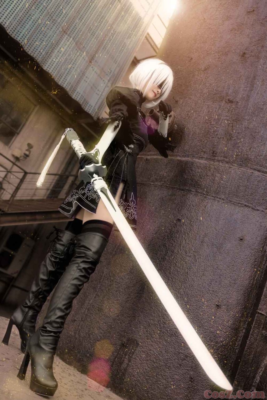 丐帮帮主打的一手打狗棍萝莉外景