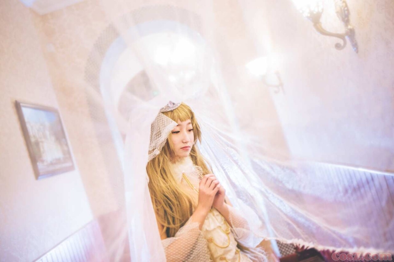 你是喜欢古风的旗袍还是喜欢现代风格的旗袍？