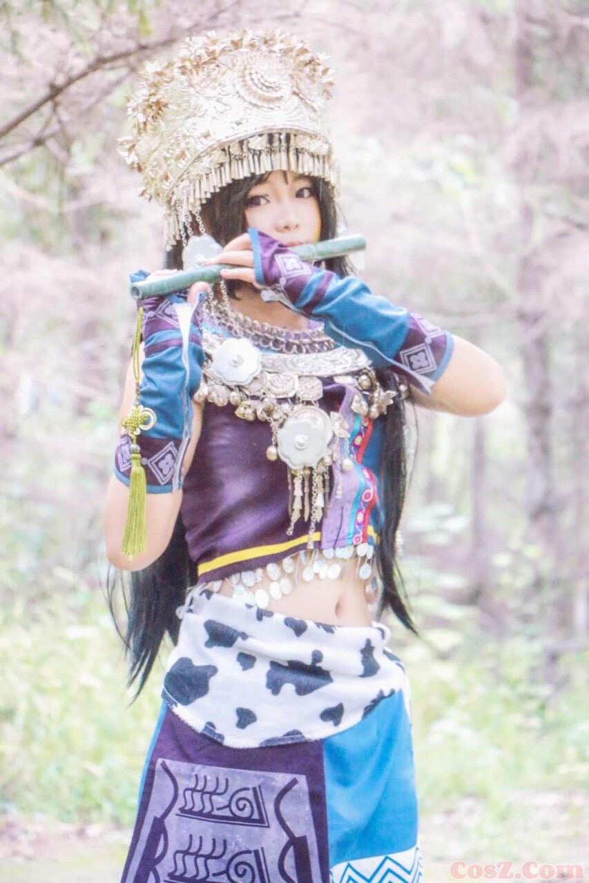 蜀山石兰小姐姐苗族少女很耀眼