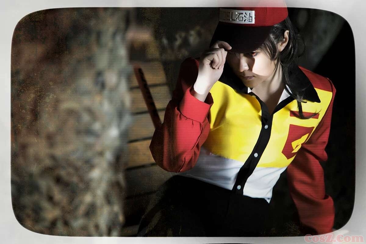 清风垂露万般媚，芙蓉暧昧并蒂娆！