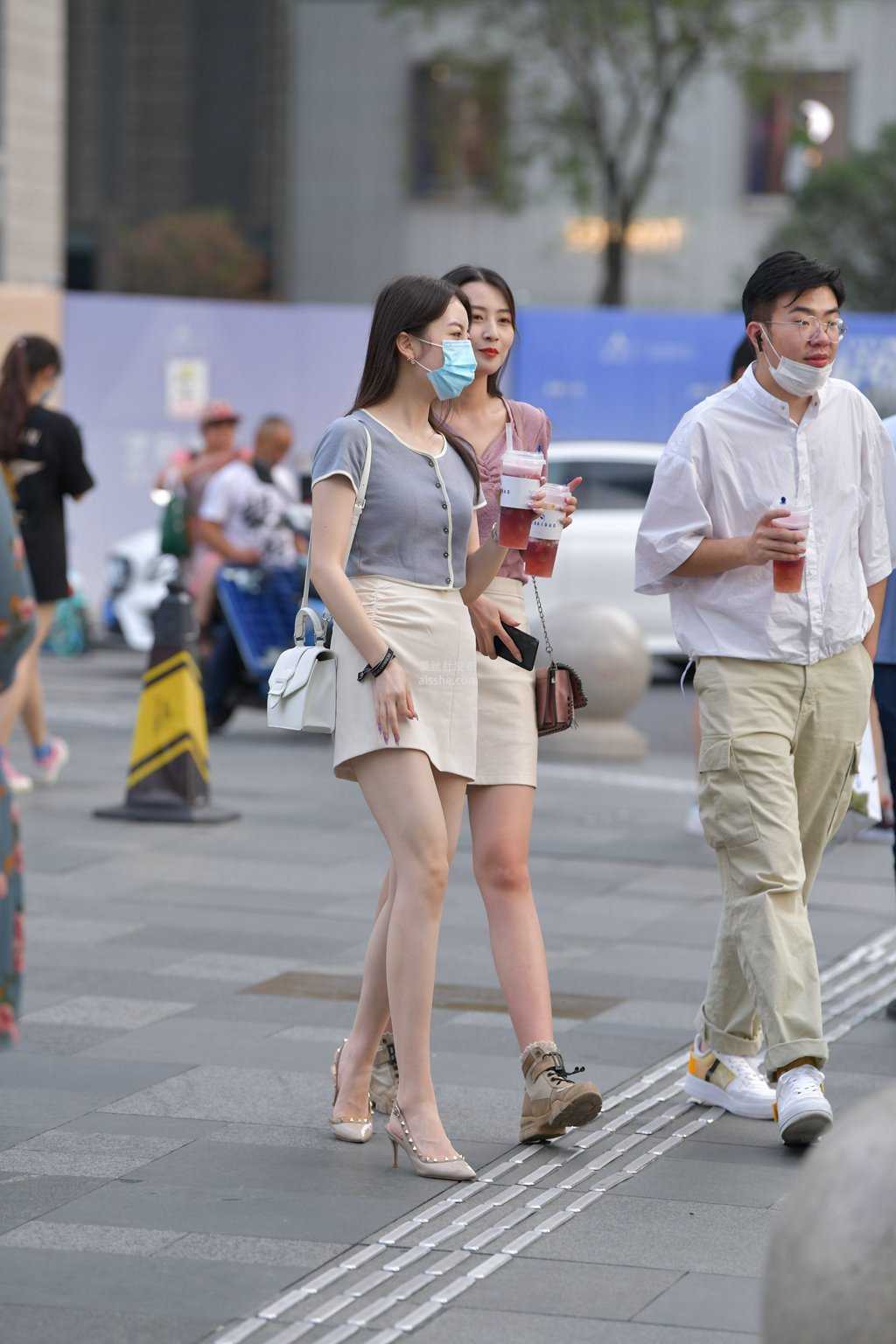 精选街拍作品 NO.1442 害羞女神-美图