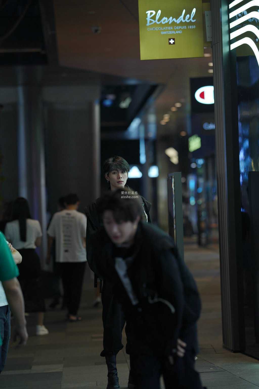 精选街拍作品 NO.1452 娜娜街拍第三季3-美图