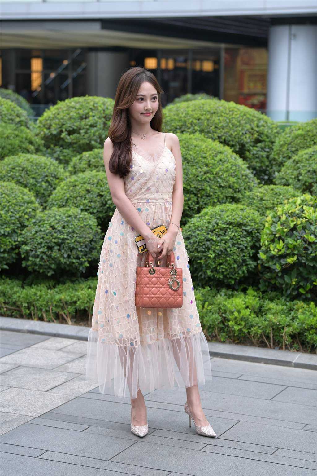 精选街拍作品 NO.1601 街拍甜美精灵小姐姐-美图