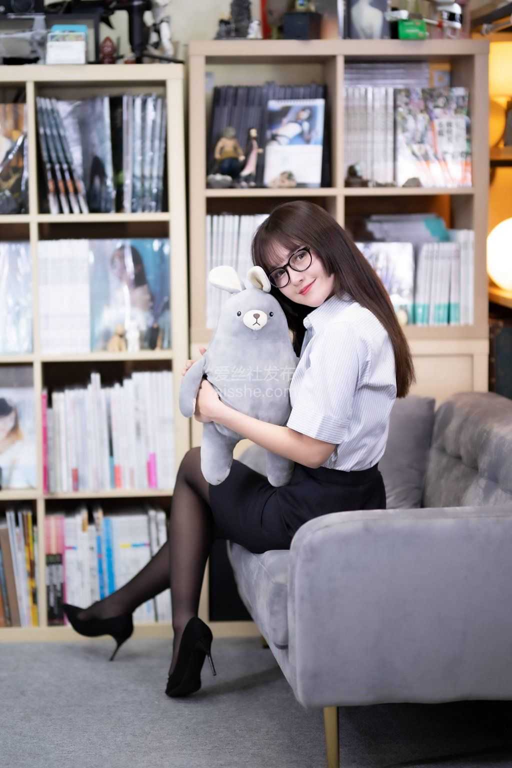 精选模拍作品 NO.233 Rita Chan OL黑絲美腿高跟-美图