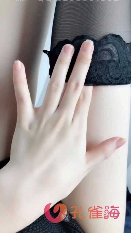 图片[2]-极品网红少女隔壁小姐姐之高领露背毛衣欧尼酱杀-美图