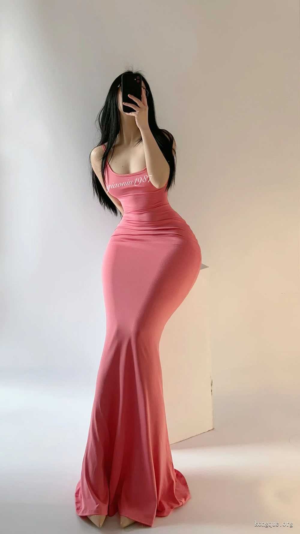 俏妞qiaoniuTT – 微密圈会员订阅系列套图&视频-美图