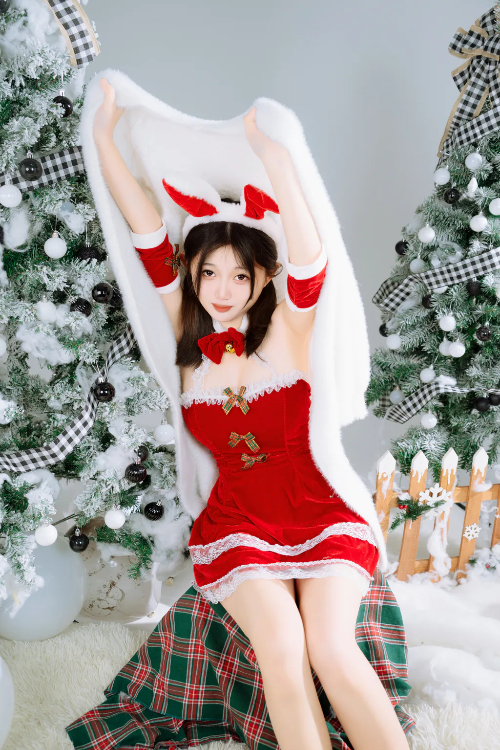 图片[2]-[YITUYU艺图语]2023.03.01 圣诞钕仆 小莞[37+1P/404MB]-美图
