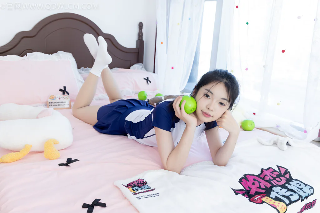 图片[2]-勿恋传媒 NO.2596 青提-帆布鞋、白棉袜、薄肉丝[139P/1V/3.91GB]-美图