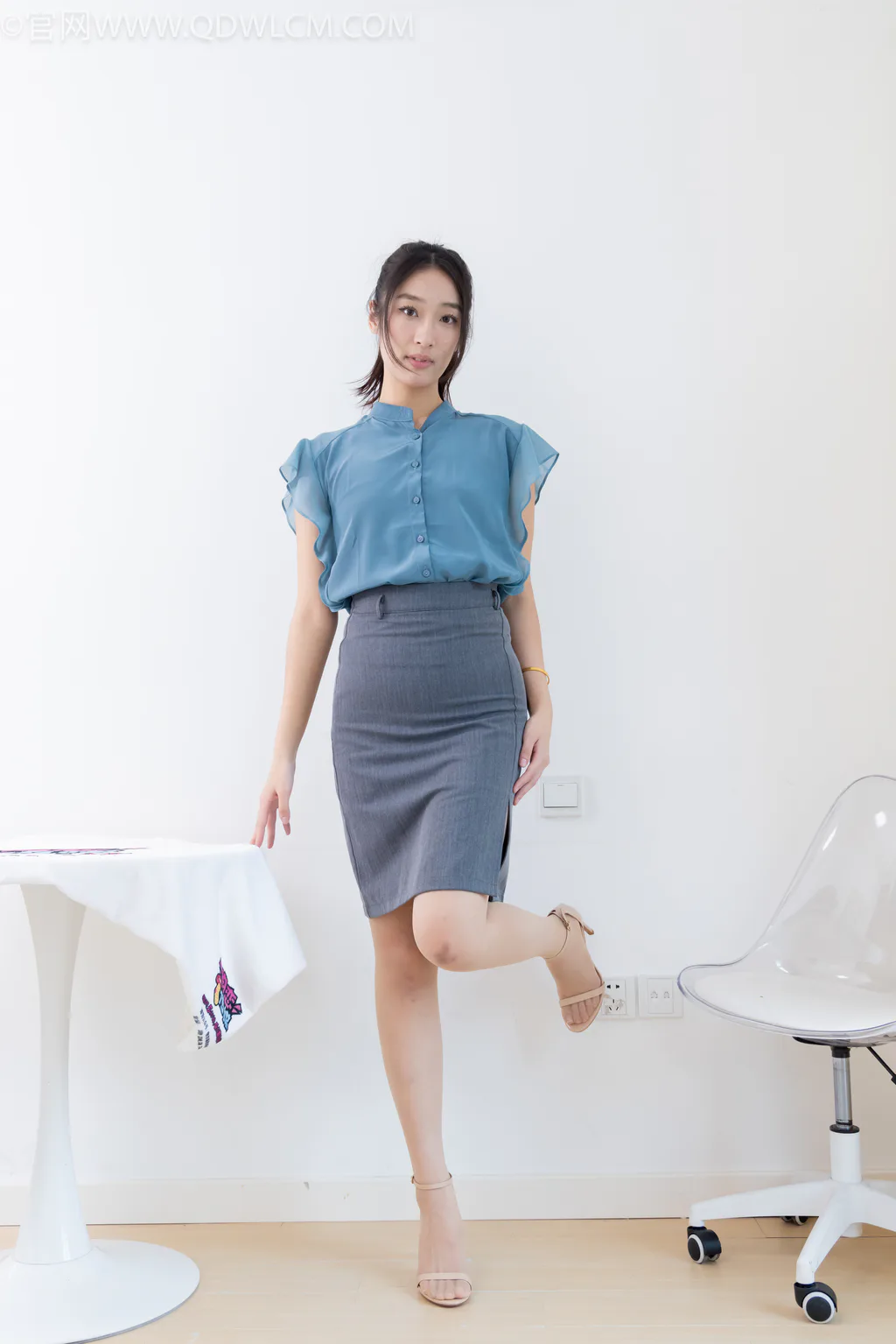 图片[2]-勿恋传媒 NO.2598 小野-三双高跟鞋、薄肉丝、裸足[163P/1V/6.42GB]-美图